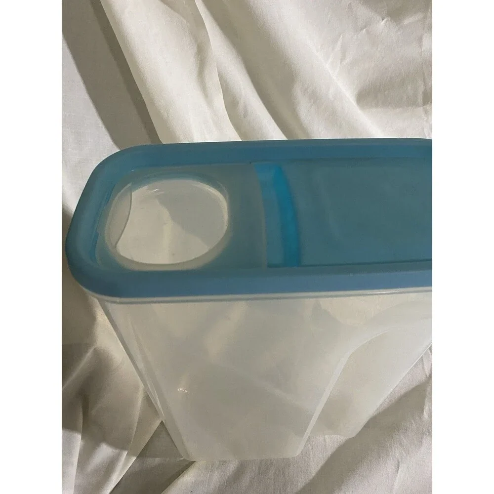 Vintage Large Clear Plastic Beverage Pitcher Dispenser Blue Flip Top Lid